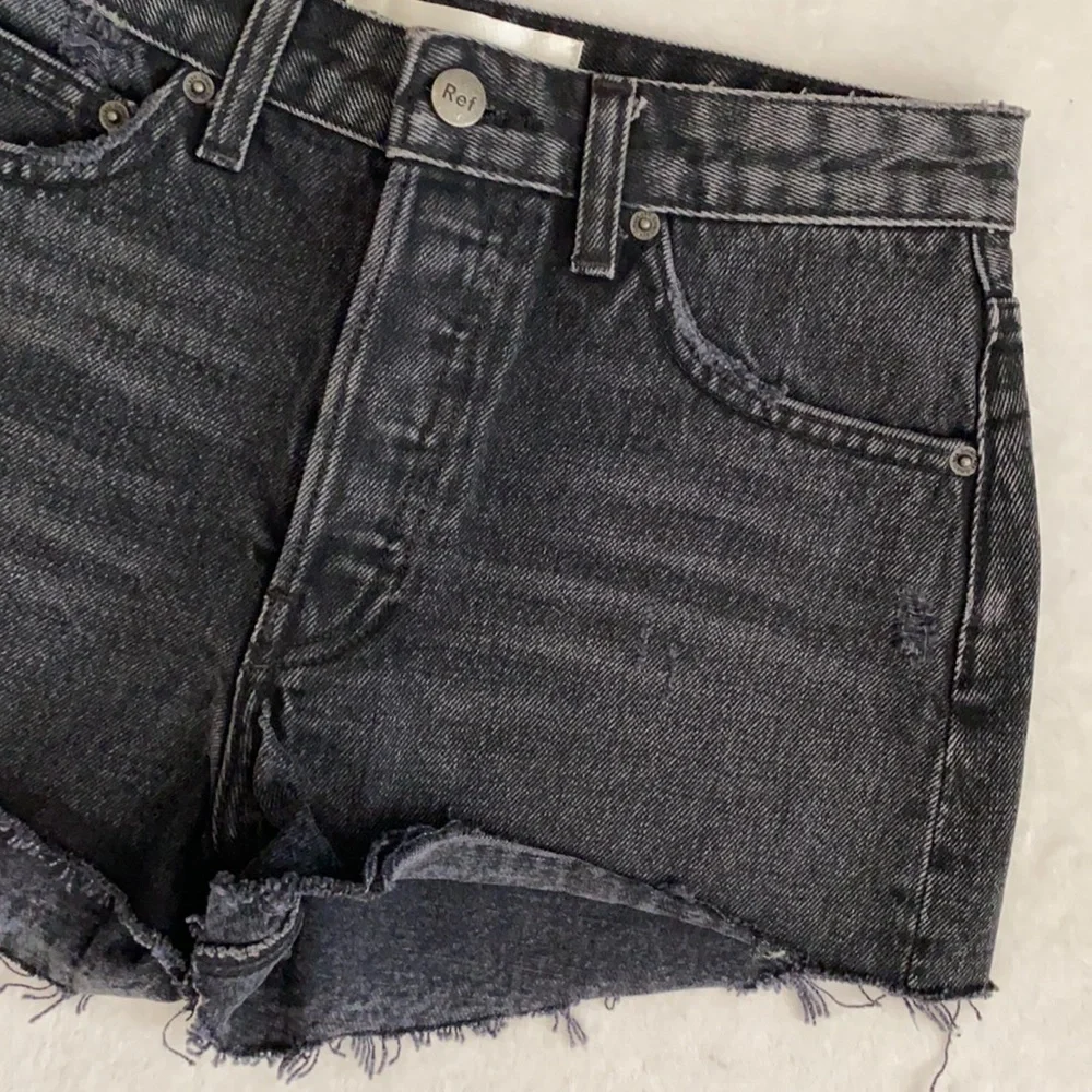 Reformation | High Rise Button Fly Raw Hem Denim Jean Shorts LY864 Black/Gray 24 - Picture 5 of 13